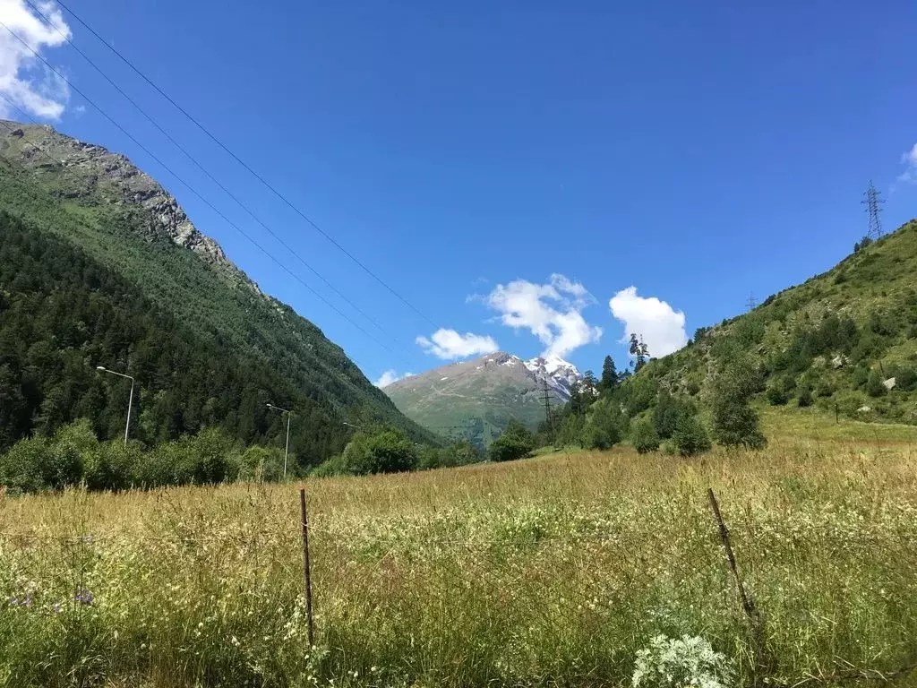 Дом в Кабардино-Балкария, Эльбрусский район, с. Байдаево ул. ... - Фото 1