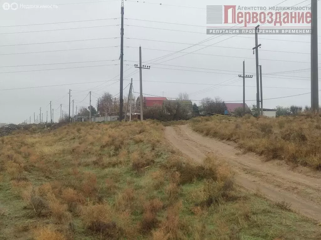 Участок в Наримановский район, Солянский сельсовет (700 м) - Фото 0