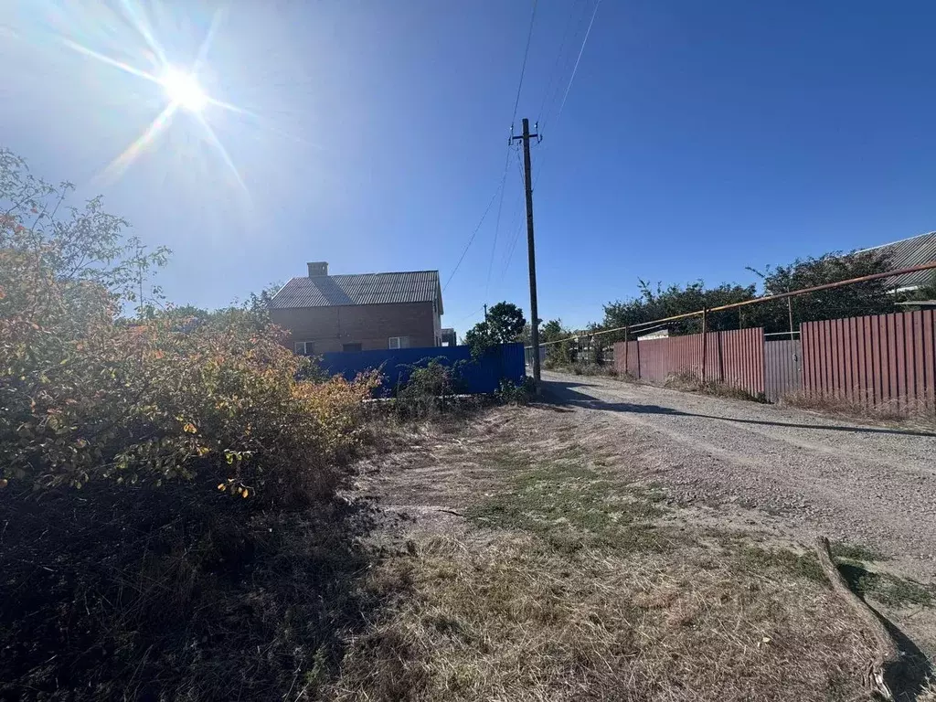 Участок в Ростовская область, Батайск Труд ДНТ, 17-я линия (6.1 сот.) - Фото 1