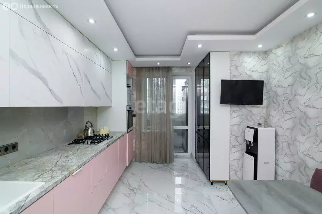 3-комнатная квартира: Калининград, улица Старшины Дадаева, 66 (100 м) - Фото 1