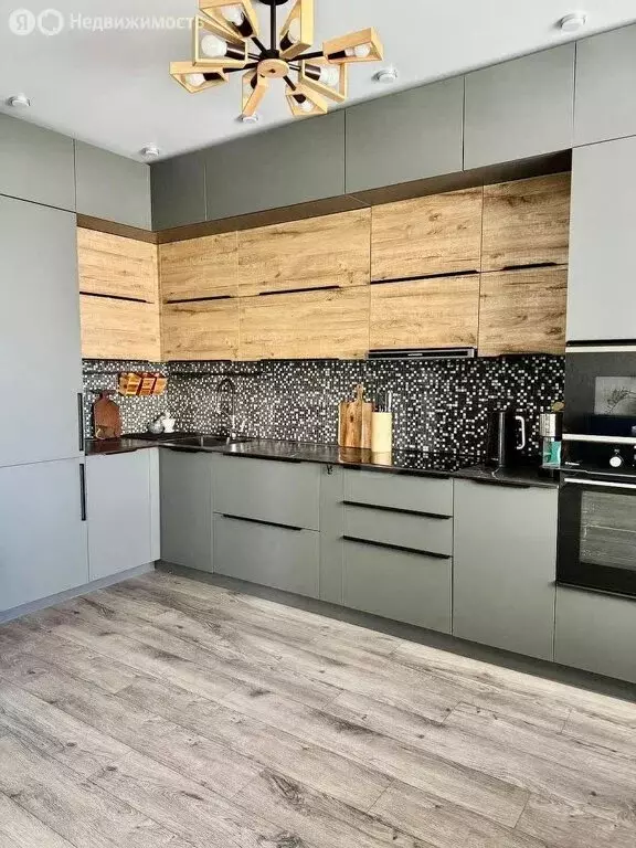 3-комнатная квартира: Ульяновск, улица Набережная реки Свияги, 81А ... - Фото 1
