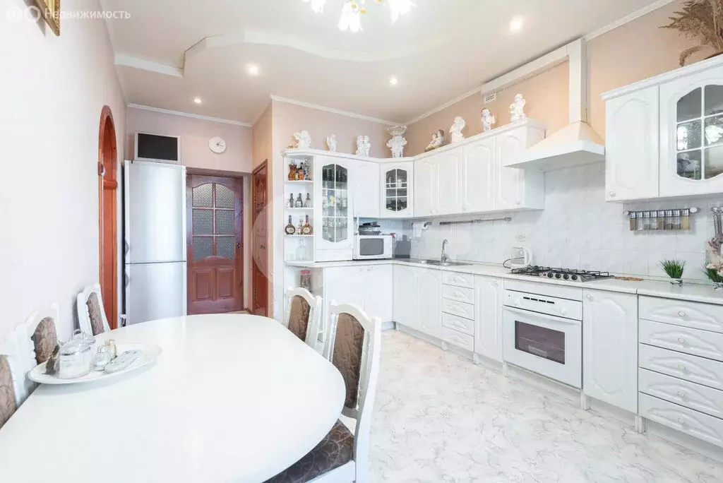3-комнатная квартира: Казань, улица Николая Ершова, 57Б (121 м) - Фото 0