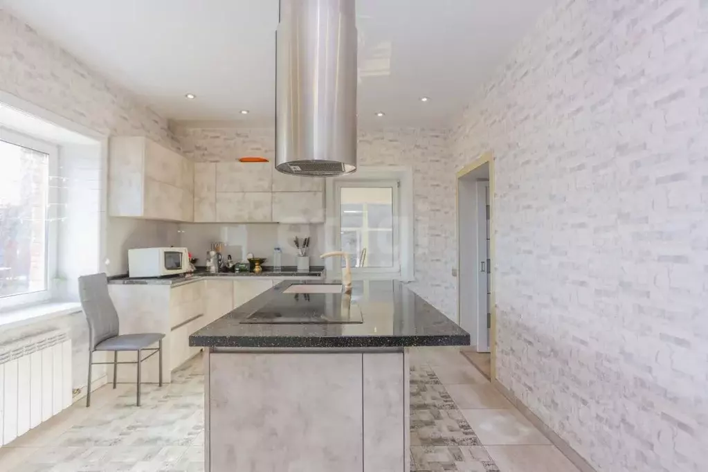 Дом в Иркутская область, Ангарск Северный мкр, Подгорная ул., 10 (282 ... - Фото 1