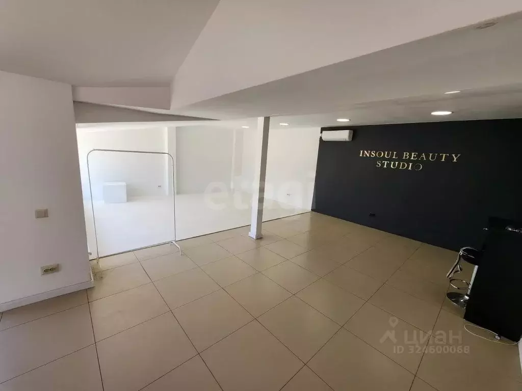 Помещение свободного назначения в Крым, Евпатория просп. Победы, ... - Фото 1