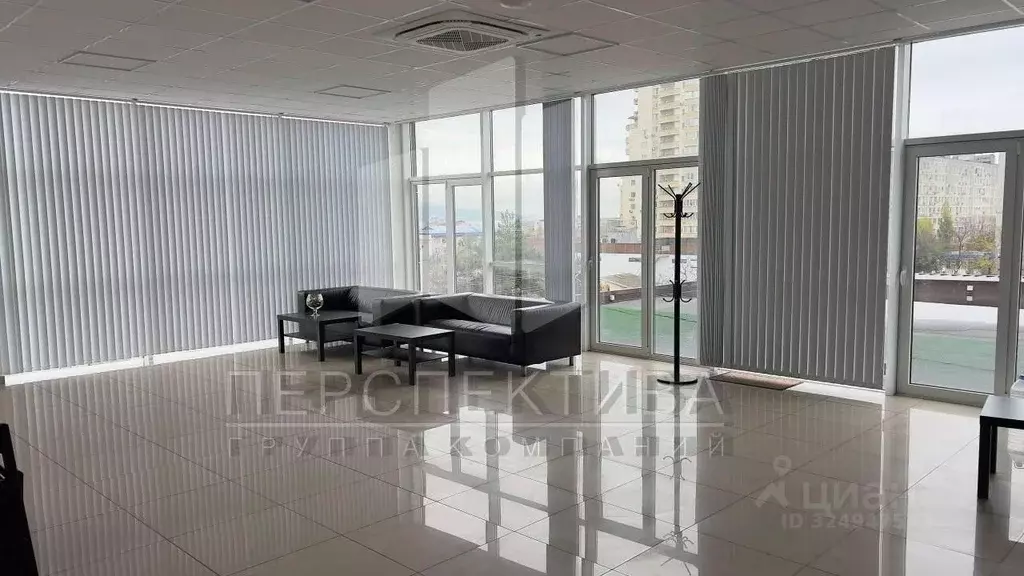 Офис в Краснодарский край, Новороссийск Прямая ул., 91А (75 м) - Фото 1