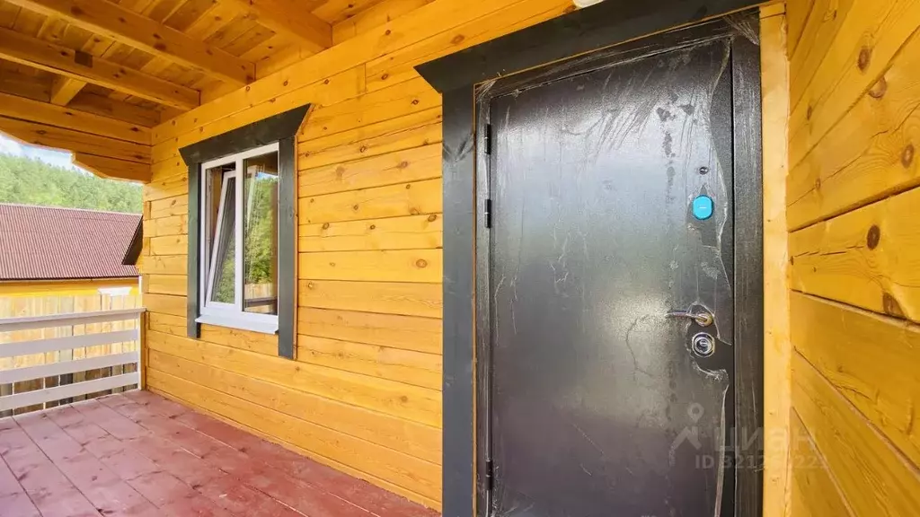 Дом в Иркутская область, Иркутский муниципальный округ, д. Карлук ул. ... - Фото 1