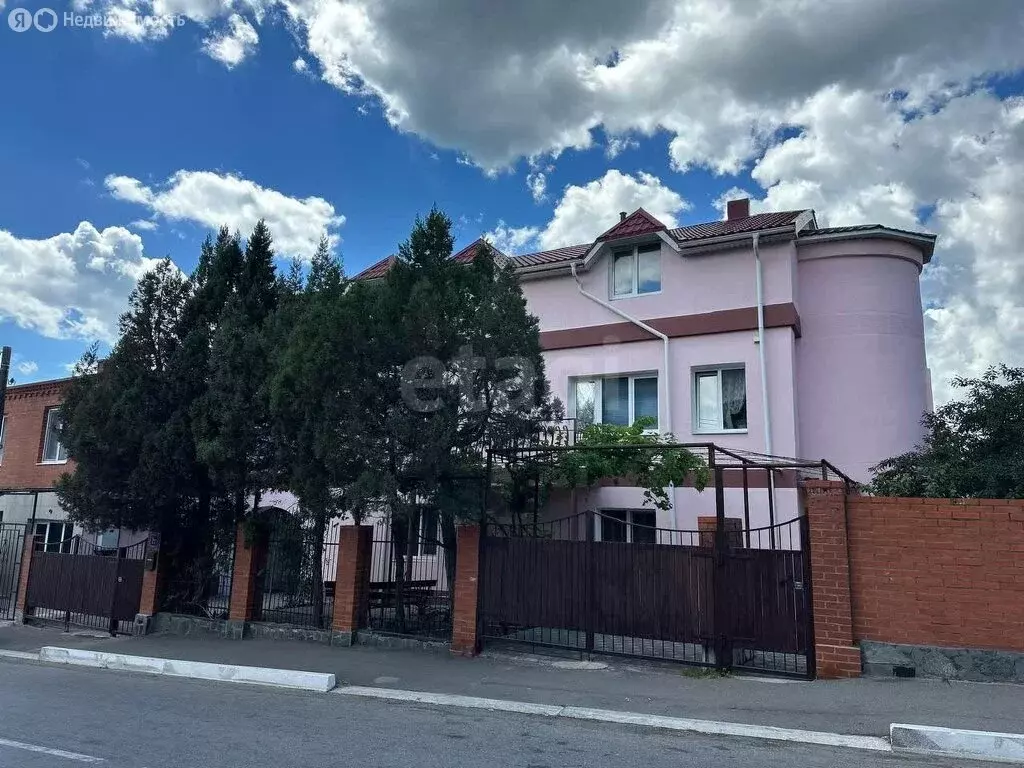 Дом в Кабардинка, Спортивная улица (234.2 м) - Фото 0