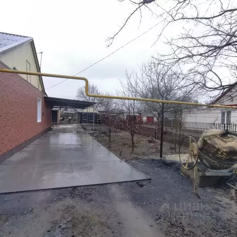 Дом в Ростовская область, Сальск Плодопитомник мкр,  (80 м) - Фото 1