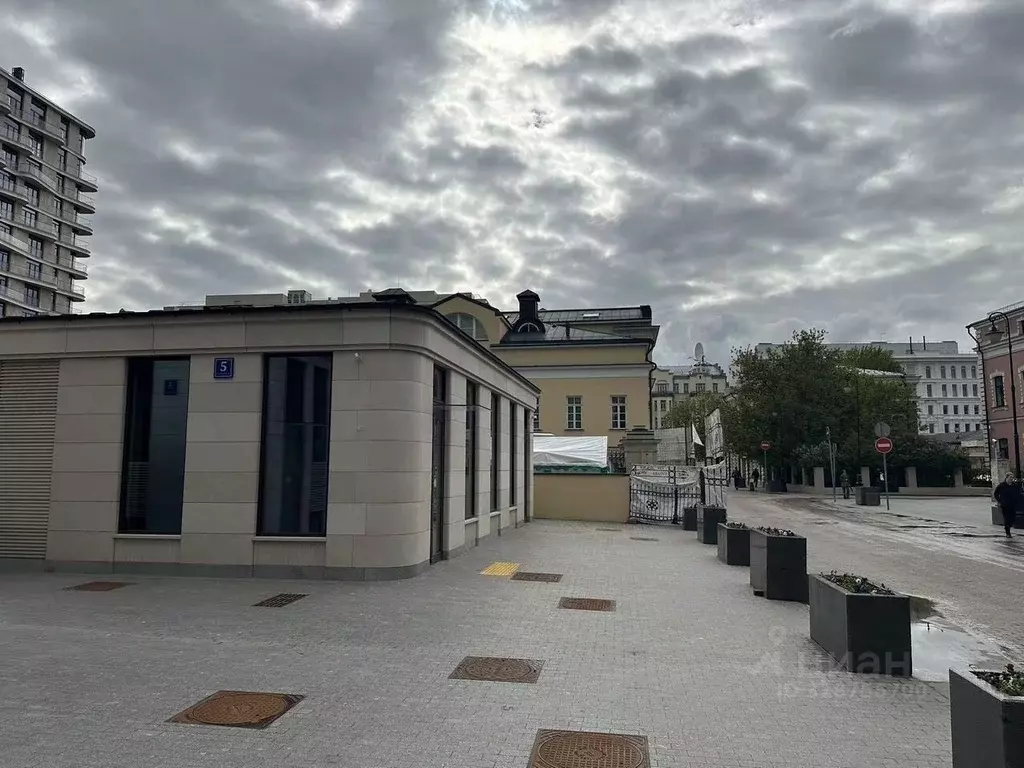 Торговая площадь в Москва Большой Толмачевский пер., 5С11 (352 м) - Фото 1