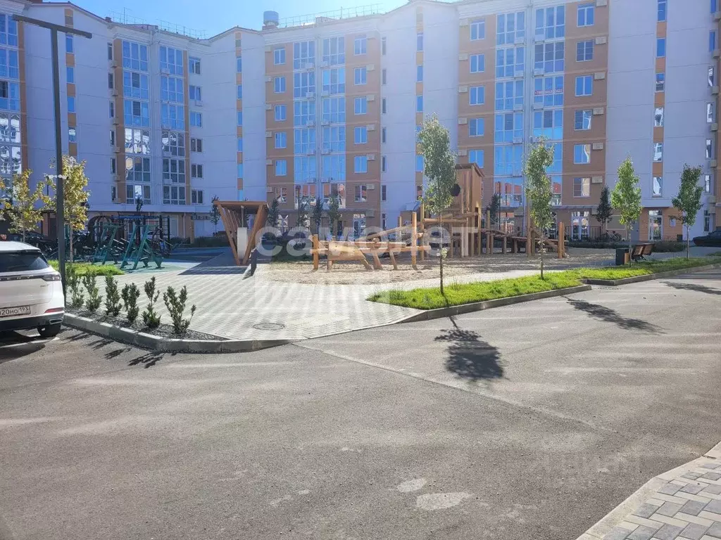 2-к кв. Краснодарский край, Динская ст-ца ул. Спортивная, 2А (73.0 м) - Фото 1