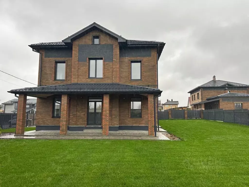 Дом в Москва д. Шарапово, Лужайкино кп,  (262 м) - Фото 2