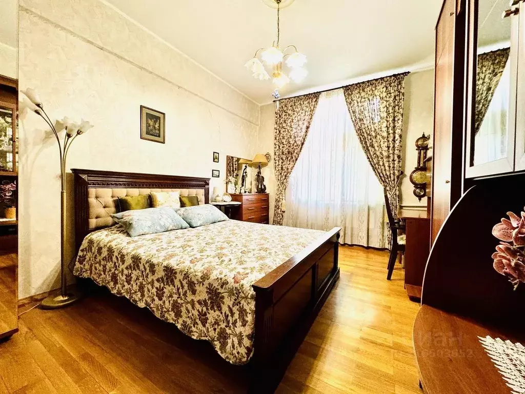 3-к кв. Москва ул. Казакова, 18-20С1 (78.0 м) - Фото 0