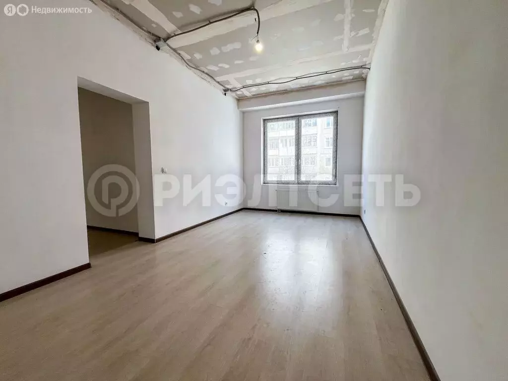 2-комнатная квартира: Мурманск, проезд Михаила Бабикова, 6А (51 м) - Фото 1