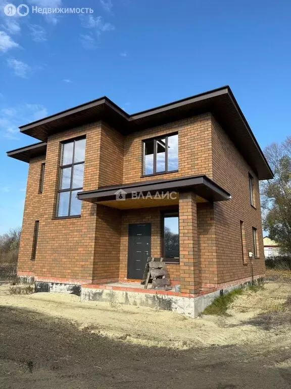 Дом в Засечный сельсовет, село Лебедёвка, Спортивная улица, 1 (168 м) - Фото 1