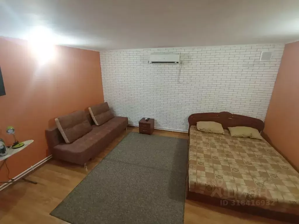 1-к кв. Крым, Черноморское пгт ул. Революции, 21 (30.0 м) - Фото 0