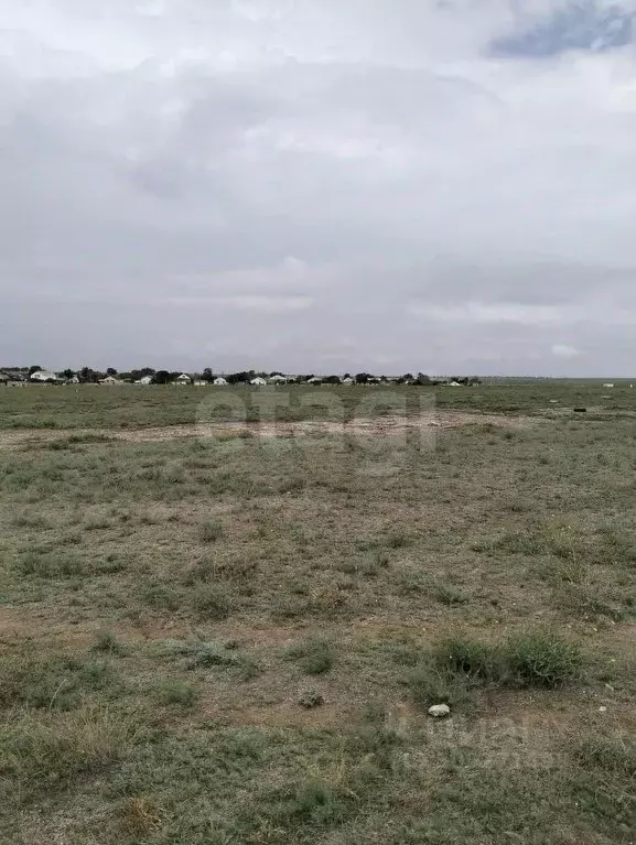 Участок в Крым, Сакский район, с. Суворовское ул. Суворовская, 1А ... - Фото 0