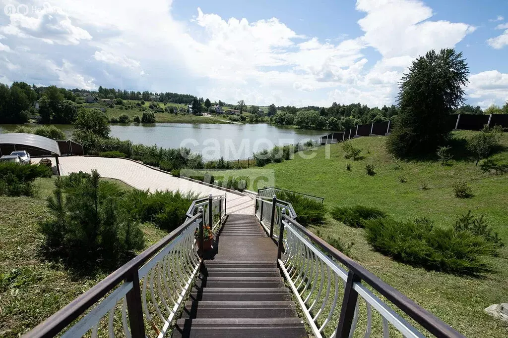 Дом в село Овстуг, Заречная улица, 1 (80 м) - Фото 0