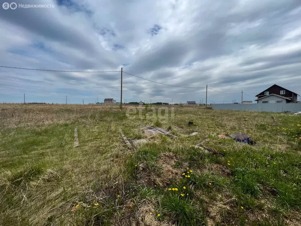 Участок в село Травники, Верхняя улица (14.8 м) - Фото 0