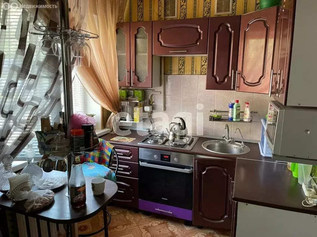 3-комнатная квартира: Альметьевск, улица Ленина, 113 (61.2 м) - Фото 1