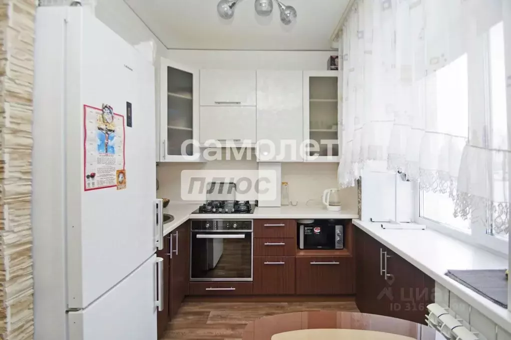1-к кв. Омская область, Омск ул. 4-я Линия, 238а (40.0 м) - Фото 0