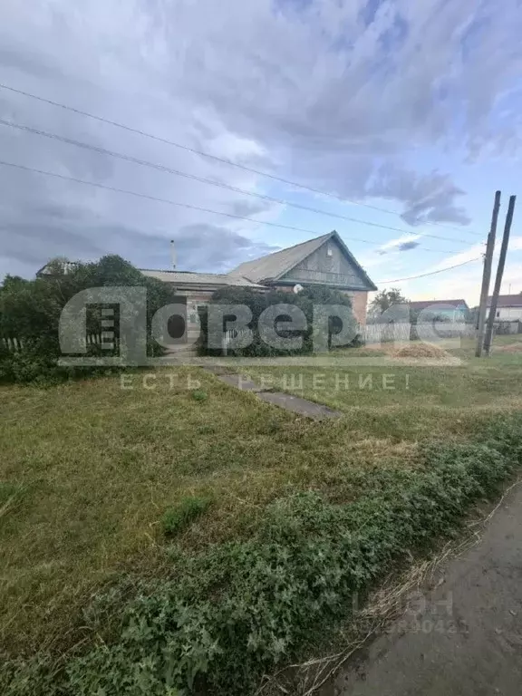 Дом в Омская область, Одесский район, с. Побочино  (99 м) - Фото 0