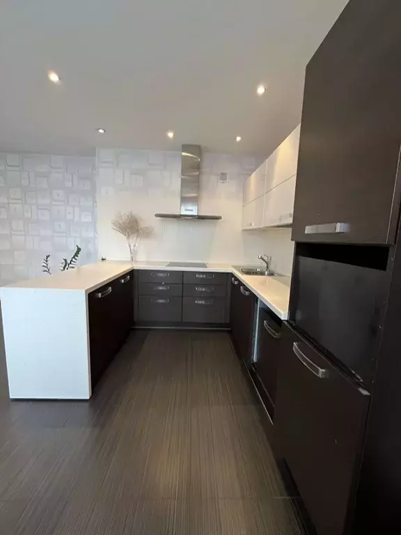 3-к кв. Свердловская область, Екатеринбург ул. Сакко и Ванцетти, 47 ... - Фото 1