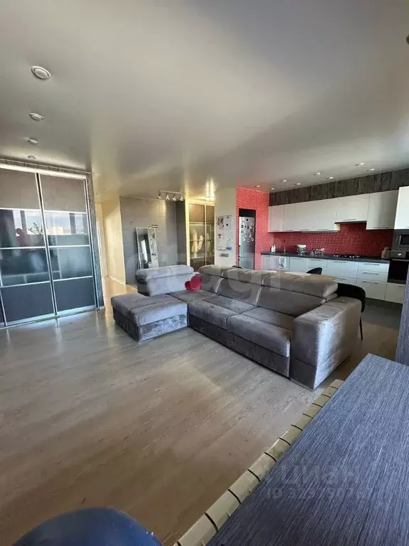 2-к кв. Ульяновская область, Ульяновск ул. Врача Михайлова, 48 (64.9 ... - Фото 1