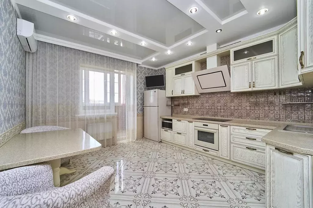 3-к кв. Краснодарский край, Краснодар ул. Володи Головатого, 174 ... - Фото 0