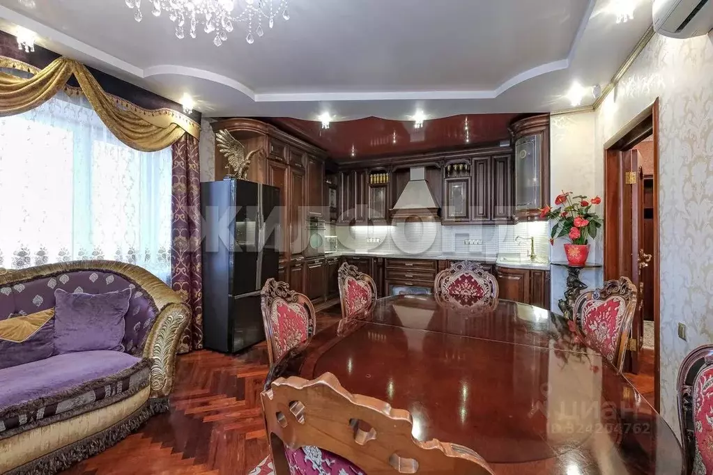 3-к кв. Новосибирская область, Новосибирск ул. Пархоменко, 18/1 (132.4 ... - Фото 1