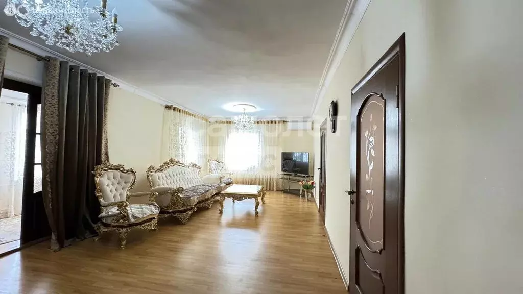 Дом в Махачкала, улица Хизроева, 48 (120 м) - Фото 1