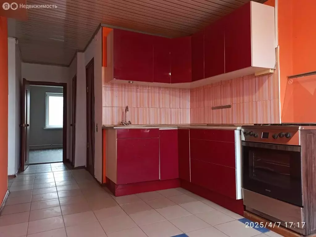 3-комнатная квартира: деревня Гарболово, 272 (63 м) - Фото 1