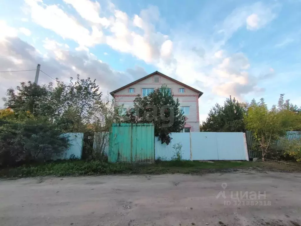 Дом в Архангельская область, Котлас ул. Чернышевского, 6 (400 м) - Фото 1