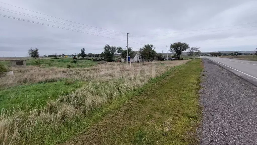 Участок в Крым, Ленинский район, Луговское с/пос, с. Ерофеево ул. ... - Фото 1