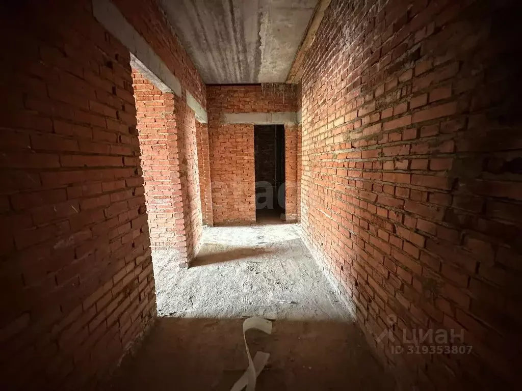 2-к кв. Северная Осетия, Владикавказ ул. Братьев Щукиных, 61 (74.0 м) - Фото 0