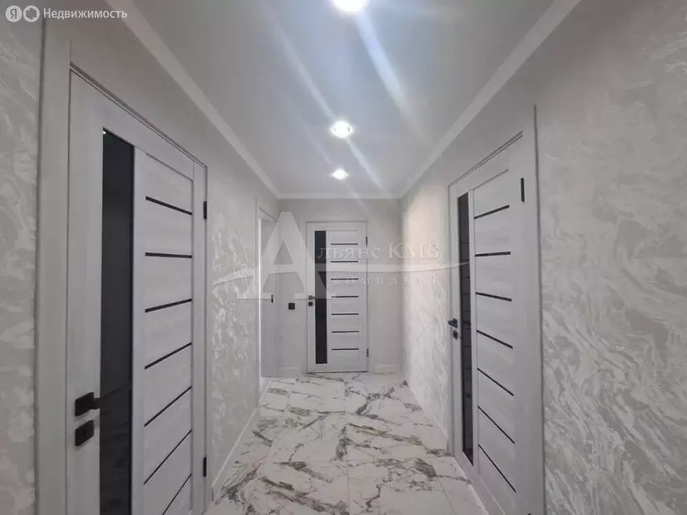 3-комнатная квартира: Зеленокумск, Ленинградская улица, 56 (64 м) - Фото 1