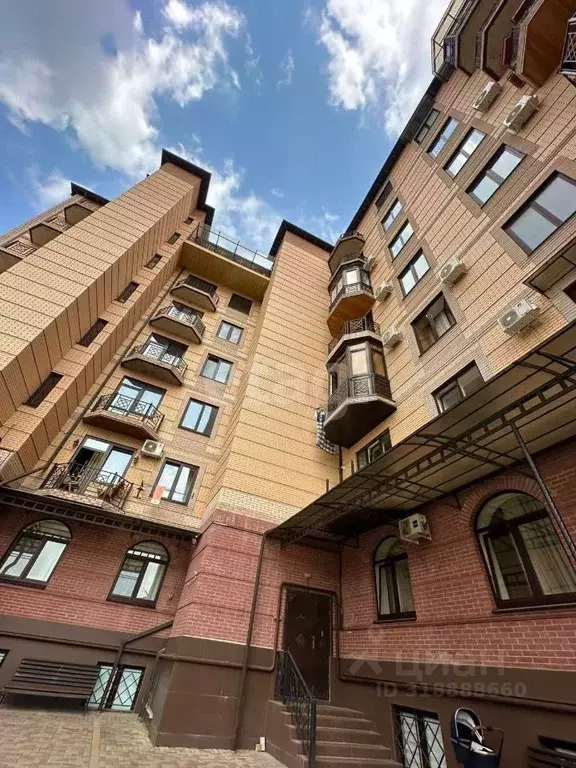 2-к кв. Северная Осетия, Владикавказ ул. Ахмада Кадырова, 7 (70.0 м) - Фото 0
