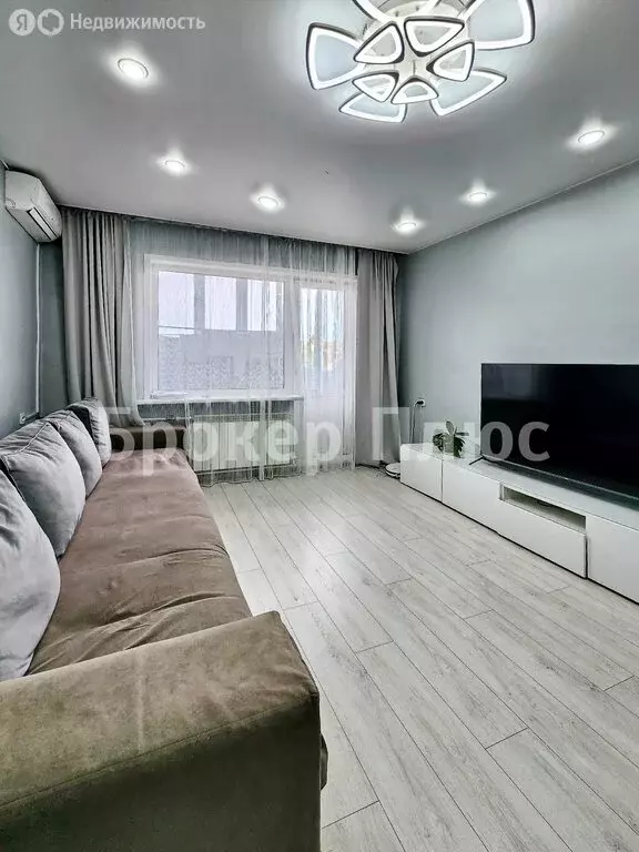 4-комнатная квартира: Кызыл, улица Калинина, 7 (74.3 м) - Фото 0