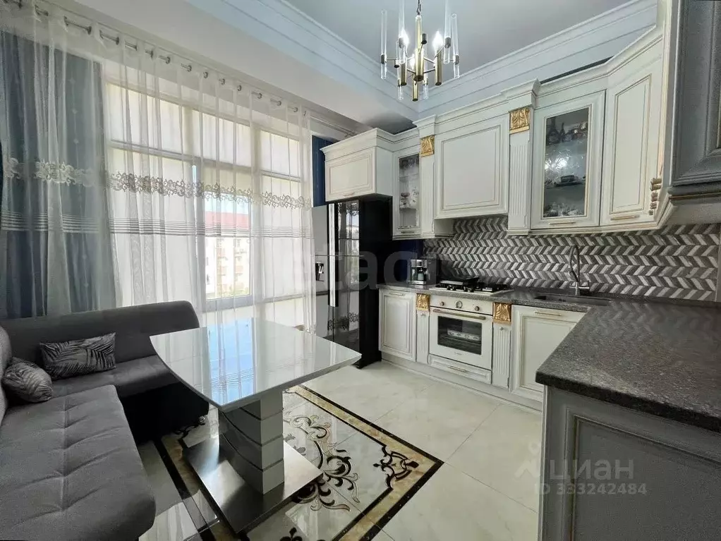 3-к кв. Дагестан, Махачкала ул. Азиза Алиева, 8 (112.3 м) - Фото 1