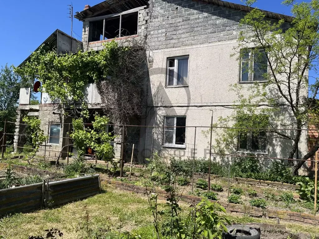 Дом в Краснодарский край, Апшеронск ул. Камышовая (278 м) - Фото 1