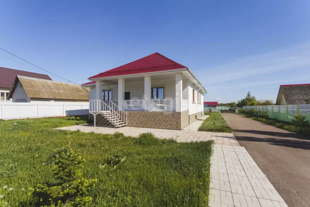 Дом в Башкортостан, Уфимский район, Зубовский сельсовет, с. ... - Фото 0