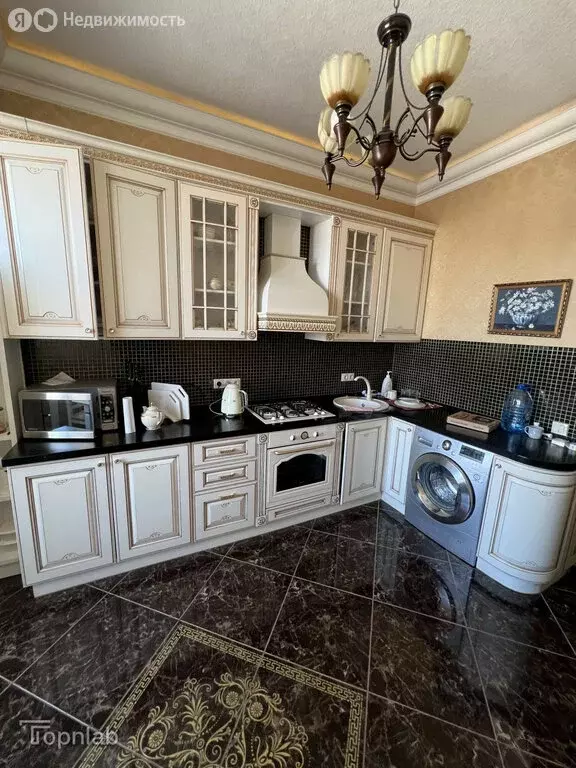 2-комнатная квартира: Махачкала, улица Магомедтагирова, 41А (75 м) - Фото 0