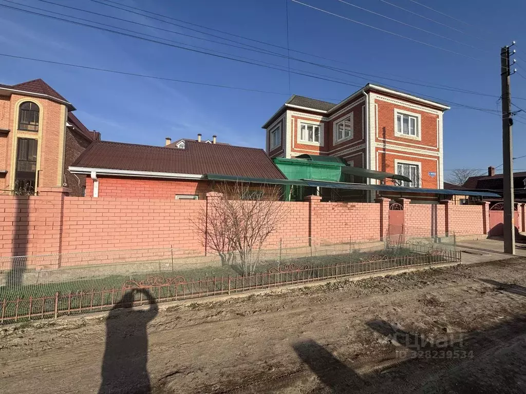 Дом в Астраханская область, Астрахань Персиковая ул., 27 (290 м) - Фото 2