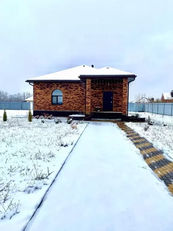 Дом в Белгородская область, Белгородский район, Тавровское с/пос, с. ... - Фото 1