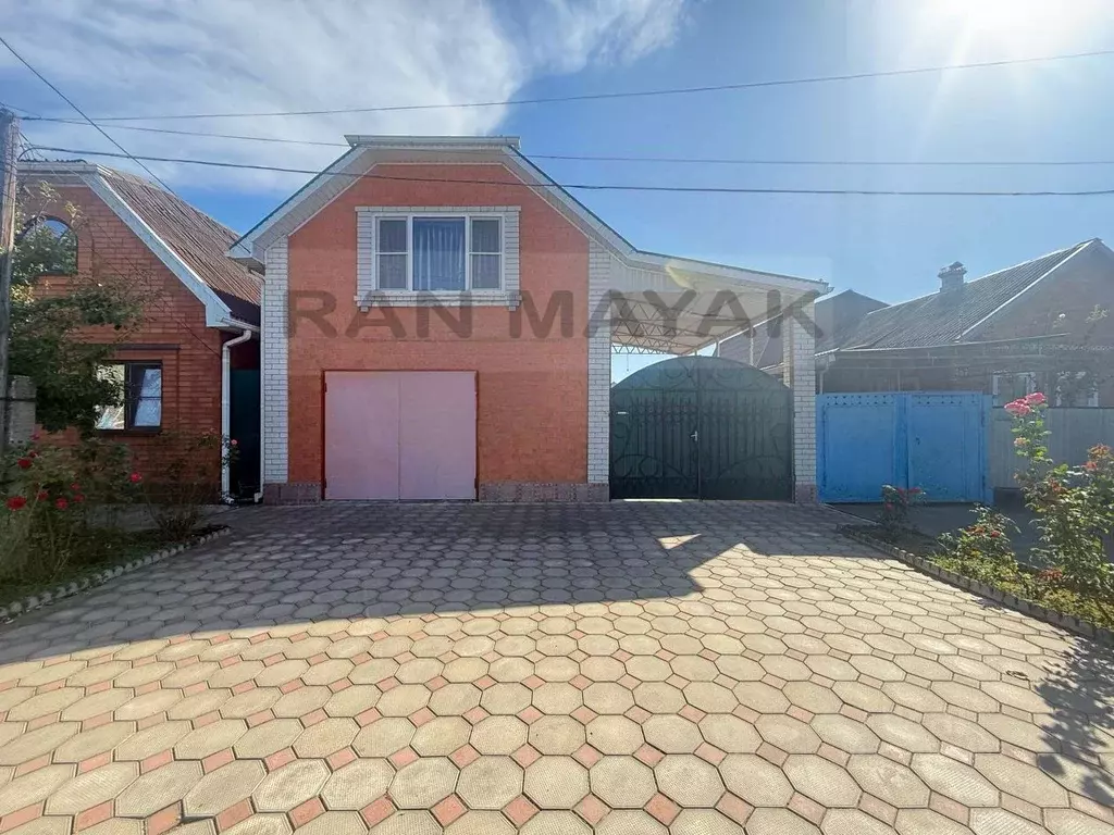 Дом в Адыгея, Майкоп ул. Некрасова, 455 (180 м) - Фото 1