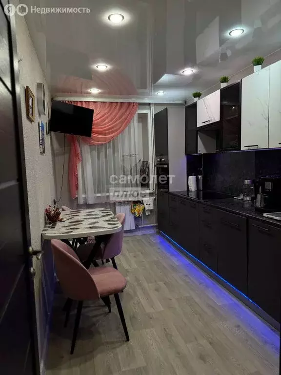 3-комнатная квартира: Иркутск, Байкальская улица, 244 (64 м) - Фото 0