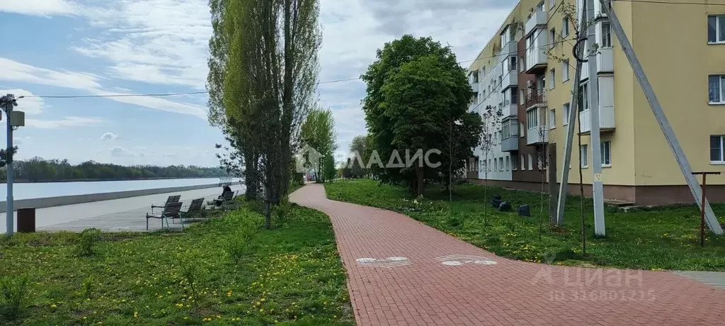 3-к кв. Калининградская область, Светлый ул. Тельмана, 7 (60.0 м) - Фото 0