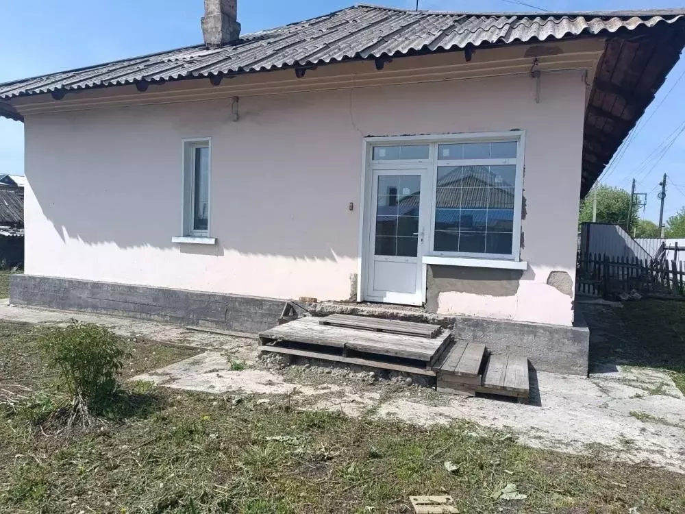 Дом в Кемеровская область, Белово ул. Доватора, 38 (60 м) - Фото 1