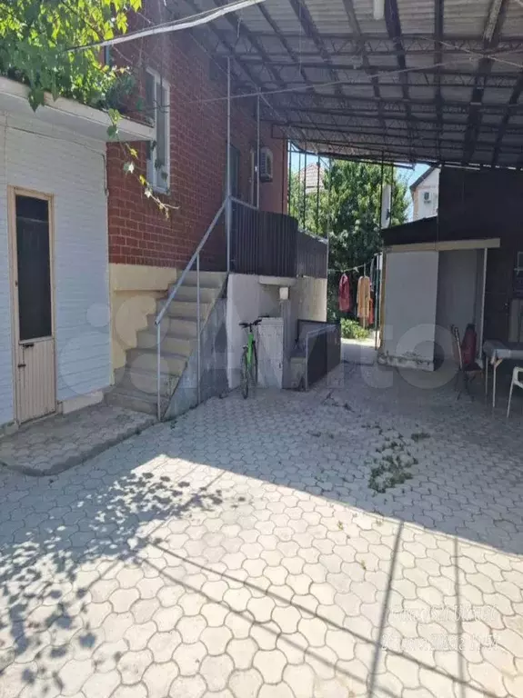 Дом 401,7 м на участке 9,3 сот. - Фото 1