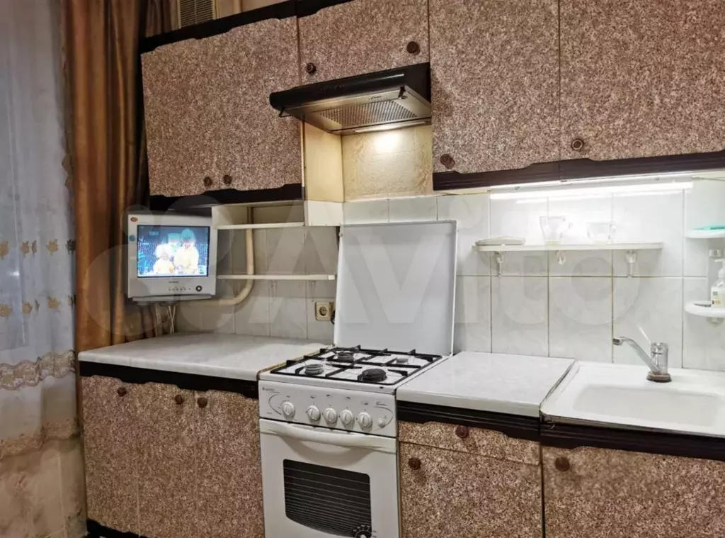 2-к. квартира, 45 м, 1/9 эт. - Фото 0