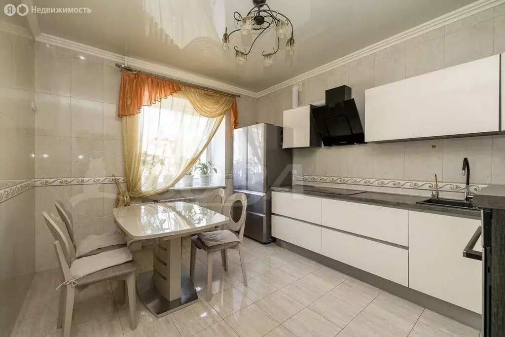3-комнатная квартира: Тюмень, улица Грибоедова, 13 (90 м) - Фото 1
